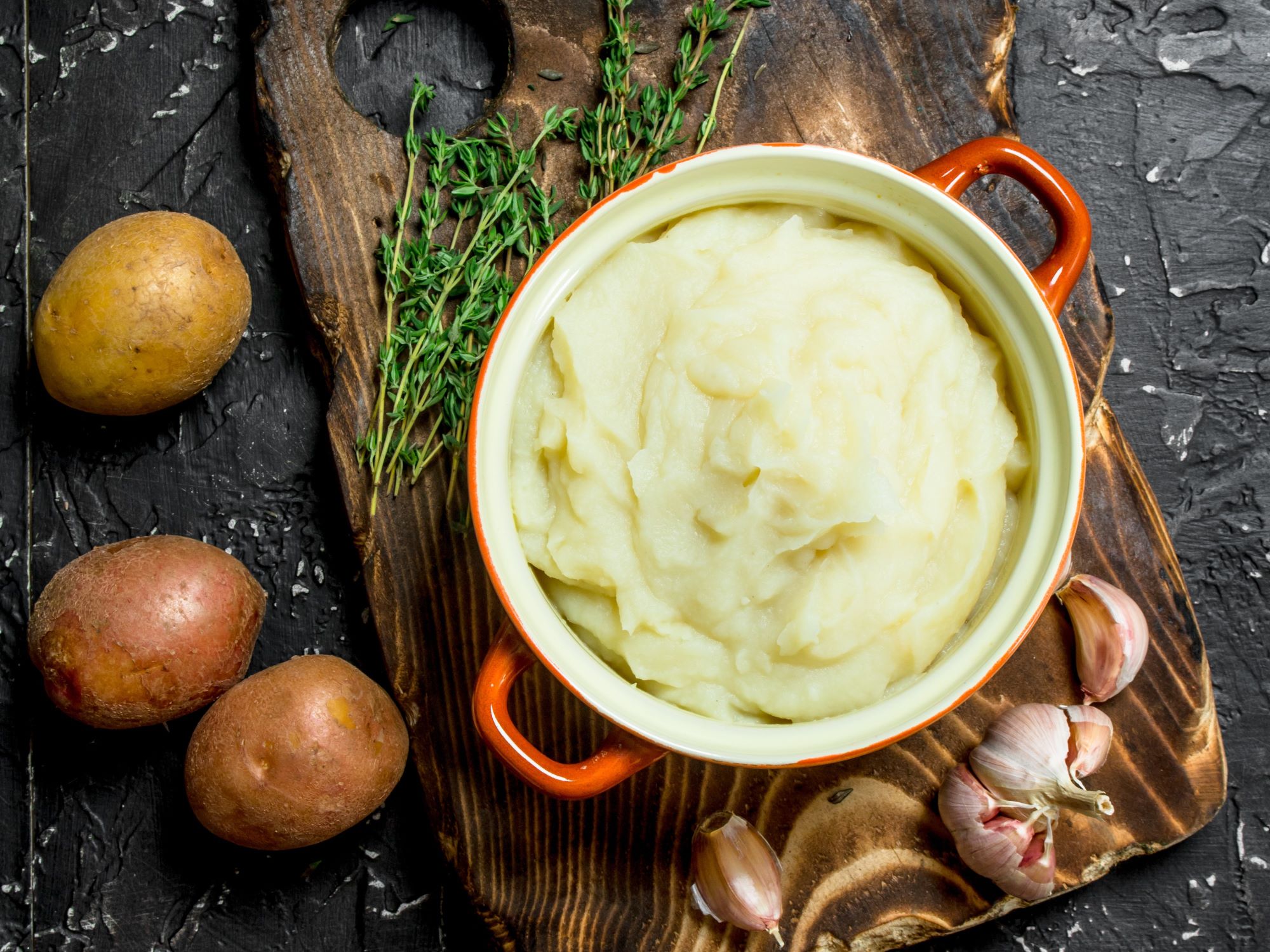 Creamy Garlic Mashed Potatoes | Oikos Canada